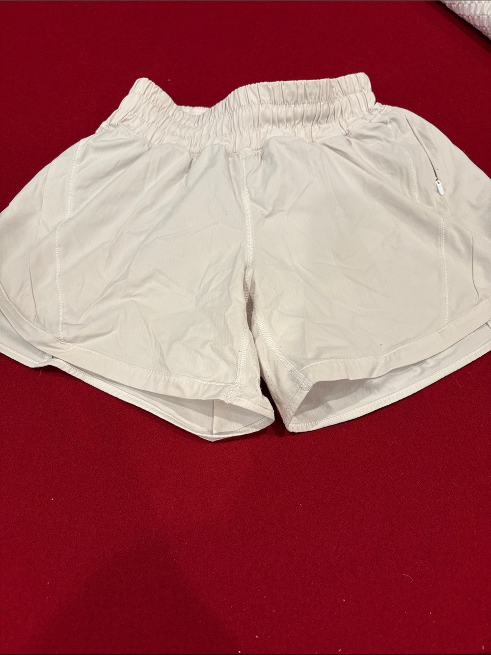 lululemon athletica Ivory Women's Athletic Shorts with Elastic Waist
Size 4